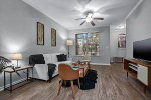 Apartment room in CozySuites TWO Modern & Charming Apartments Cityplace