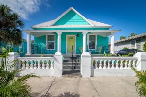 Four-Bedroom Bungalow room in Remodeled Ybor City Home - 2 Mi to Downtown Tampa! bungalow