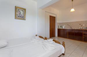 Anemomylos Studios - Private Pool, Family Escape, by ZanteWize