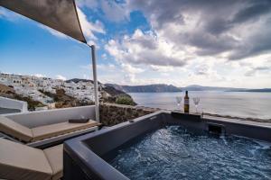 Solstice Luxury Suites Santorini Greece