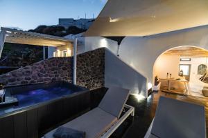 Solstice Luxury Suites Santorini Greece