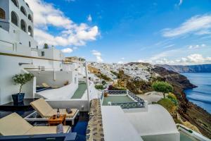 Solstice Luxury Suites Santorini Greece