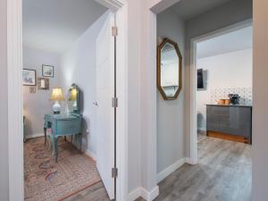 NEW Stylish & Elegant 2 Bed Apartment in the City! - Pass the Keys