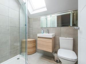 NEW Stylish & Elegant 2 Bed Apartment in the City! - Pass the Keys