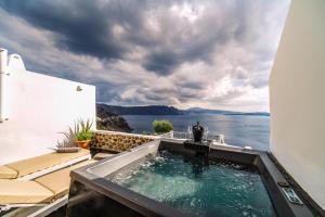 Solstice Luxury Suites Santorini Greece