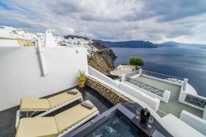 Solstice Luxury Suites Santorini Greece