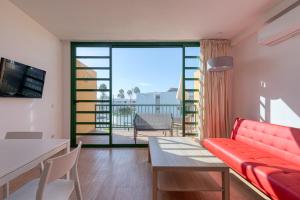 One-Bedroom Apartment room in Apartamentos Cordial Judoca Beach