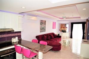 1-Bed Beachfront Condo at Jomtien Beach - Sleeps 2