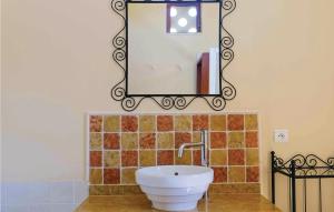 Maisons de vacances Pet Friendly Home In Gindou With Kitchen : photos des chambres