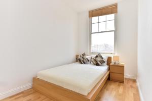 One-Bedroom Apartment room in London Bridge Central Apartments