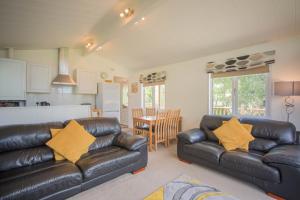 Puddleduck Lodge with Hot Tub Northumberland