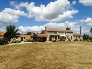 Villas Villa de 5 chambres avec piscine privee et jardin a Saint Cyr en Talmondais : photos des chambres