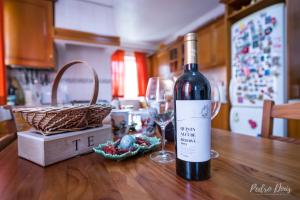 Elegant Villa in Azeitão with Pool