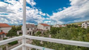 Spacious apartment with terrace and sea view in Jadranovo 