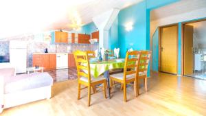 Spacious apartment with terrace and sea view in Jadranovo 