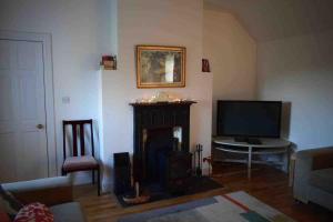 Upper Imeraval Cottage Sleeps 6 Pet-Friendly