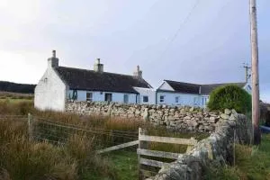 Quaint and quirky coastal Cottage Islay - Bridgend