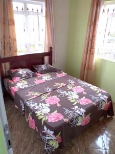 Charming Apartment in Pereybere with Shared Pool, 75 m²