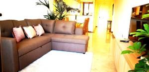 Spacious apartment in La Cala de Mijas with sea view.