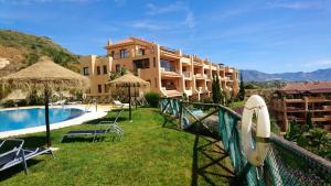 Spacious apartment in La Cala de Mijas with sea view.