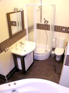 Maison confortable à Lunas avec vue montagne + jardin