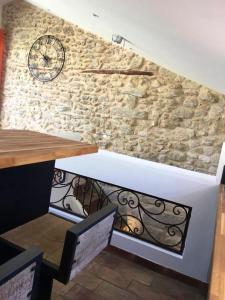 Maisons de vacances Maison de 2 chambres avec terrasse amenagee et wifi a Chateauneuf du Pape : photos des chambres