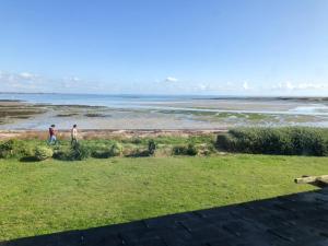 Appartements Appartement charmant a Sarzeau avec vue sur la mer, 55 m² : photos des chambres