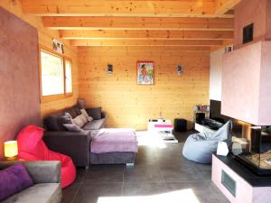 Chalets Chalet de 5 chambres avec vue sur la ville jardin clos et wifi a Les Gets a 1 km des pistes : photos des chambres