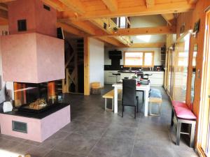 Chalets Chalet de 5 chambres avec vue sur la ville jardin clos et wifi a Les Gets a 1 km des pistes : photos des chambres