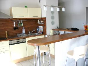 Appartement avec terrasse à Fréjus, 70 m², piscine partagée