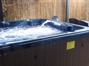 Maison avec spa à They-Sous-Montfort, accueillant et moderne