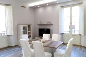 2 bedrooms house at Riposto 100 m away from the beach with wifi