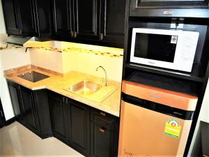 Large corner studio condo Jomtien