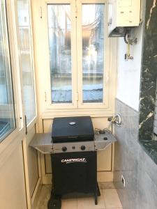 3 bedrooms appartement with balcony and wifi at Napoli