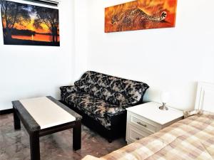 Beach Condo with Stunning Sea Views - Sleeps 2