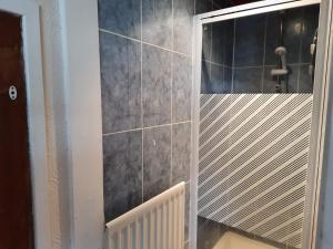 Glen Villa 5 Sleeps 6 Near Beach