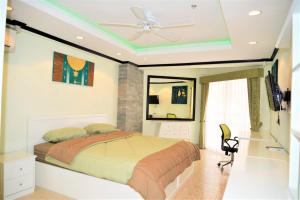 Beachfront 1 Bed Condo Jomtien - Sleeps 2