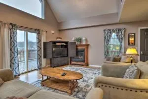 Deck and Fire Pit Lake-View Osage Beach Home! - Kaiser