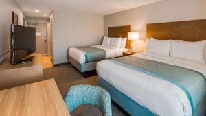Queen Room with Two Queen Beds room in Best Western Plus Desoto
