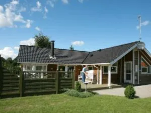 Three-Bedroom Holiday home in Væggerløse 11 - Bøtø By