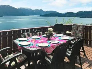 Four-Bedroom Holiday home in Norheimsund - Tangen