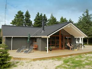 obrázek - 8 person holiday home in Bl vand