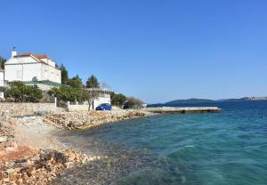 Apartments Nevenkos - 20 m from beach