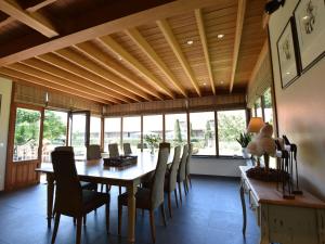 Mansion Den Ast with jacuzzi and garden