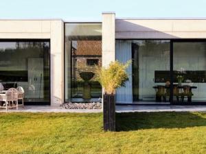 Dalhem Villa with Garden