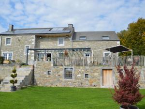 Heritage Cottage in Ouffet with Jacuzzi