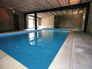 Luxurious Mansion in N blon le Pierreux with Swimming Pool