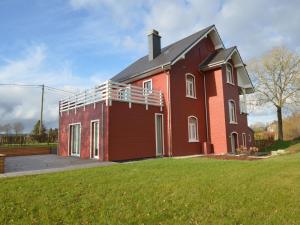 Spacious Holiday Home in Sourbrodt with Sauna