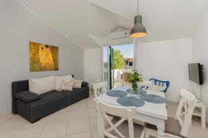 Apartments Garoful