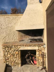 CHAMBRES DHÔTES CLIMATISÉES avec CUISINE dÉTÉ "VILLA GOUR du PEYROL"